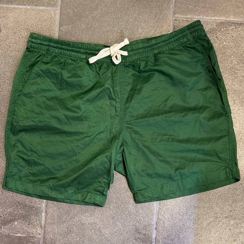 Todd Snyder Men’s Green Drawstring Weekend Shorts (Size XL)